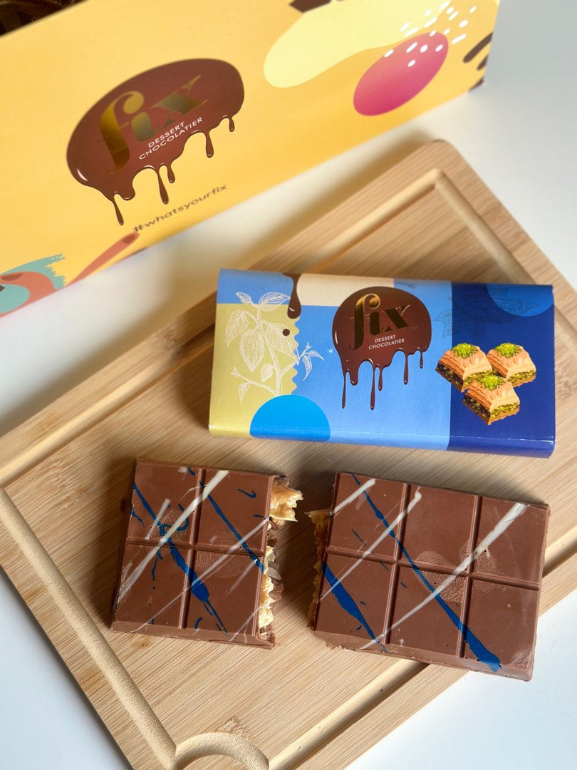 ドバイフィックスチョコレートbaklawa to the future Fix Dessert Chocolatier Baklawa 2 The Future - x1 Chocolate Bar